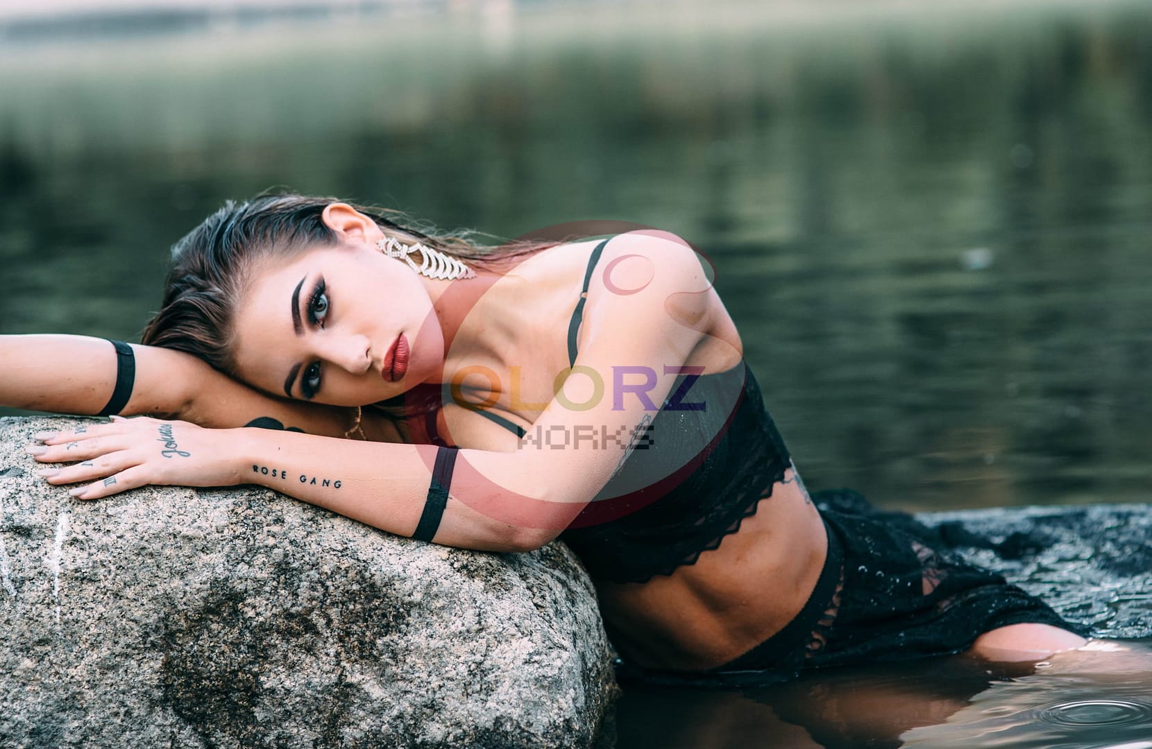 Aishwarya Rai Bachchan Dances With Aaradhya & Abhishek Bachchan At Cousin’S Wedding